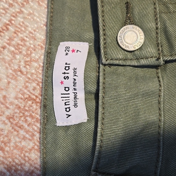 Vanilla Star Olive Green Zip Cargo Shorts 2.5" Inseam - Size 7 Junior - Picture 3 of 10